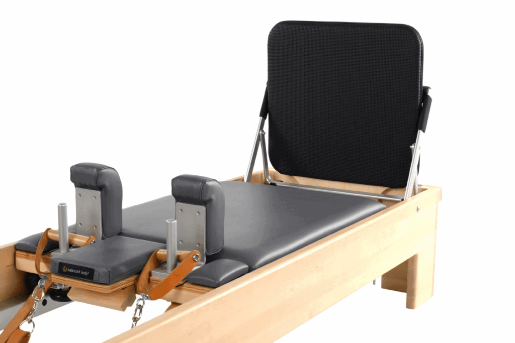 Balanced Body CenterLine Reformer šuolių lenta, paminkštinta atramai.